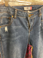 Load image into Gallery viewer, Size 10 Cabi Jeans - Divine Consign Furniture
